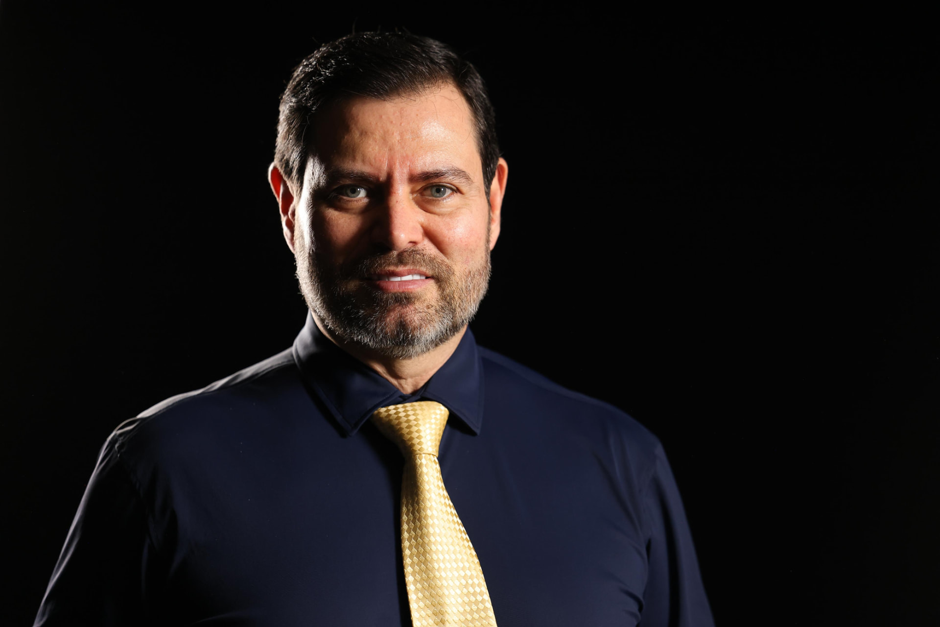 Retrato do Dr. Fernando, oftalmologista do Instituto VISY